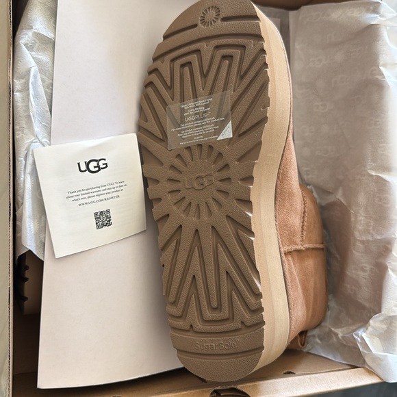 NIB Classic Mini Platform UGG - Picture 6 of 9